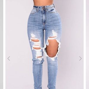 FASHIONNOVA “KNOW THIS” HIGH RISE JEANS